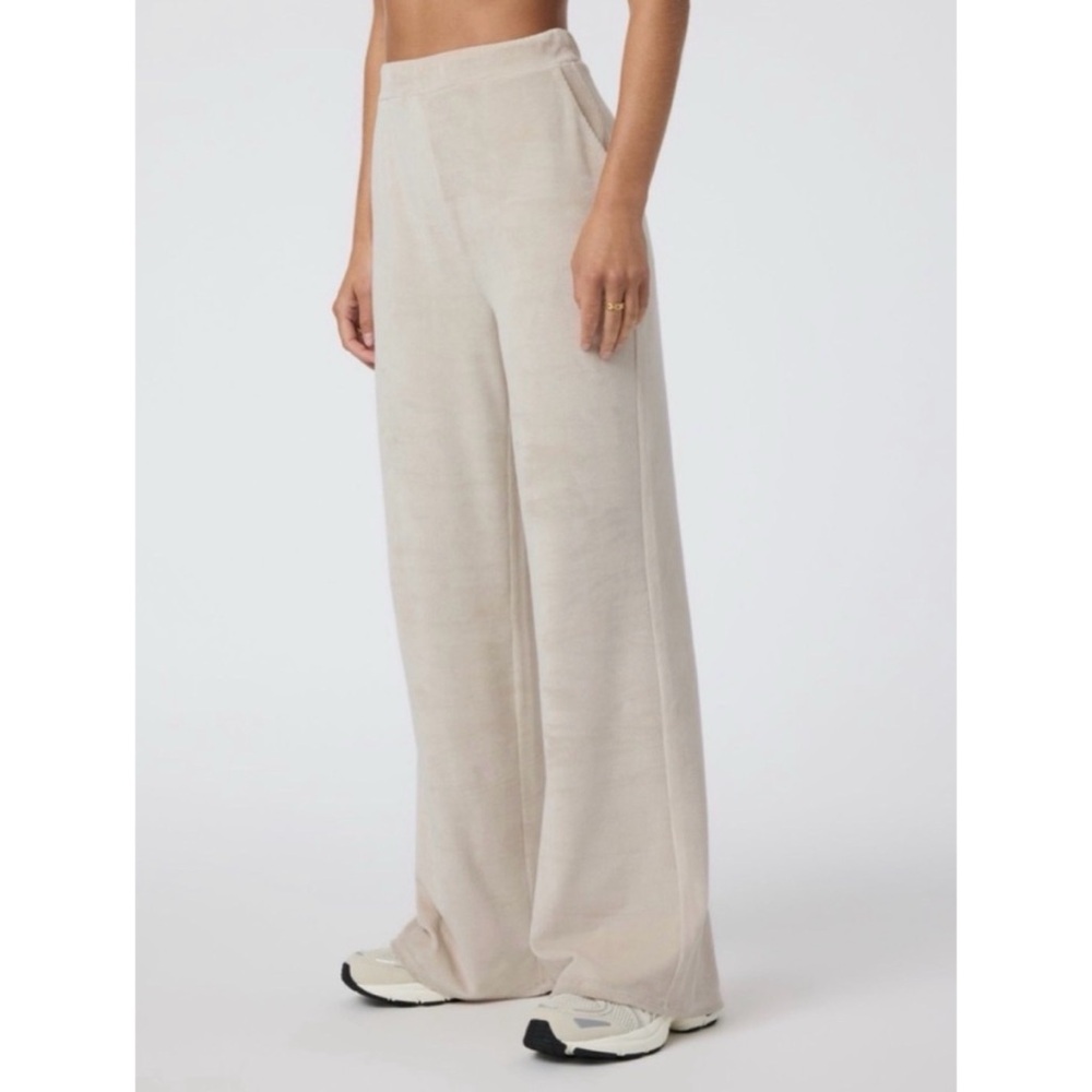 Vuori Wide Leg Pants in Light Beige
